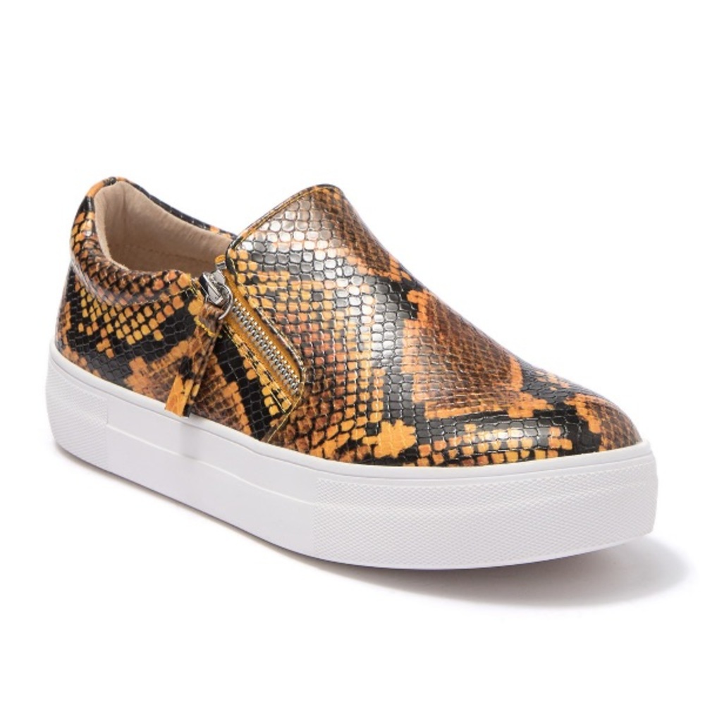 NWT STEVE MADDEN GLAAMMAR ZIP PLATFORM SNEAKER
